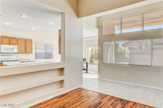 Building Photo - 8325 Jo Marcy Dr