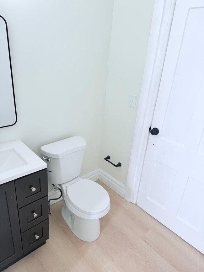 Building Photo - 2604 W 27th St