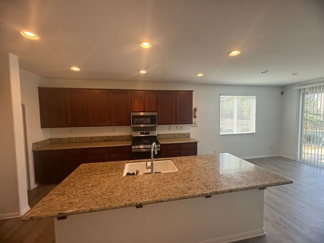 Building Photo - 1410 Butterfly Ct