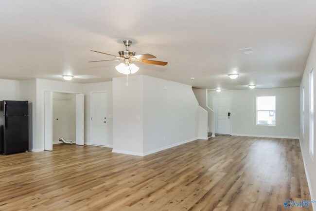 Building Photo - 215 Farmington Dr