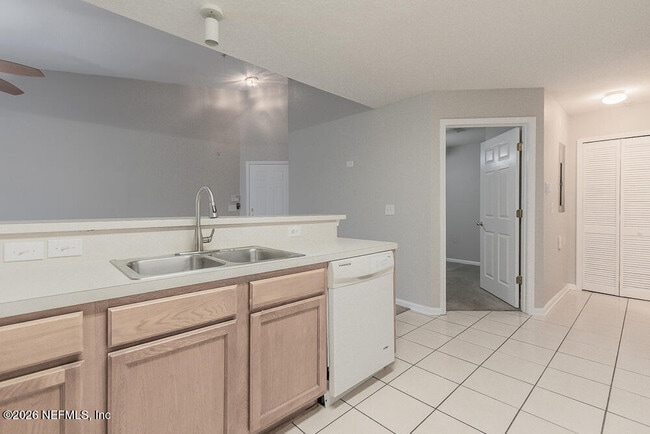 Building Photo - 7920 MERRILL Rd