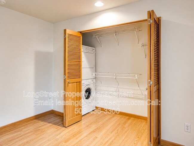 Building Photo - 720 NW Naito Pky