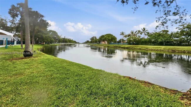Building Photo - 16450 Miami Dr
