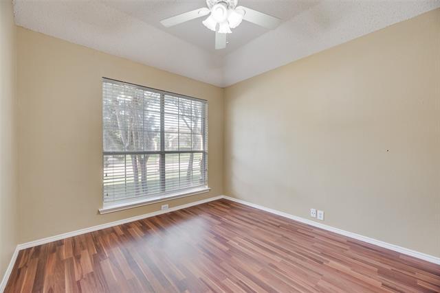 Building Photo - 10519 Camelot Dr