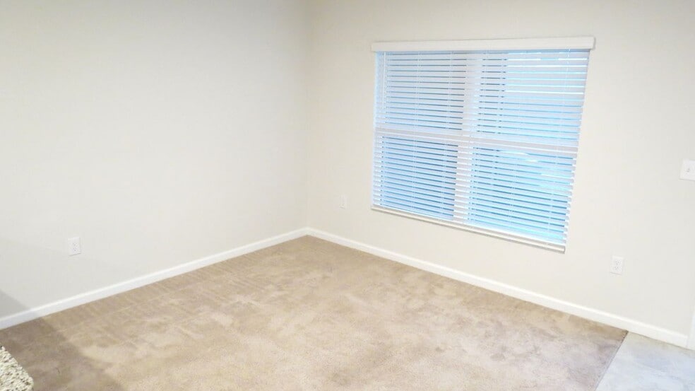 Building Photo - 271 Blueberry Ln