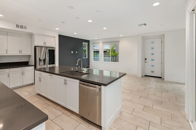 Building Photo - Irvine's Great Park 3 Bedroom + Loft for L...