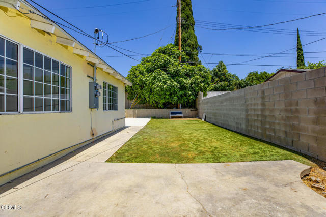 Building Photo - 8536 Tampa Ave