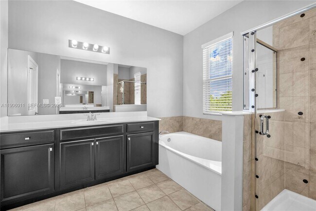 Building Photo - 2190 SE 2nd St