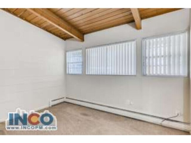 Building Photo - 6075 S Sterne Pkwy