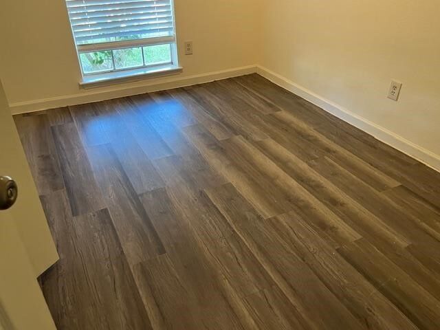 Building Photo - 406 Fair Oak Dr