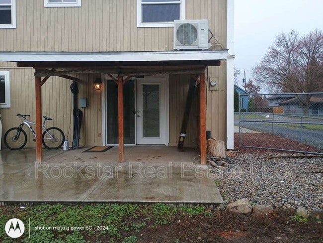 Building Photo - 3512 E 32nd Ave