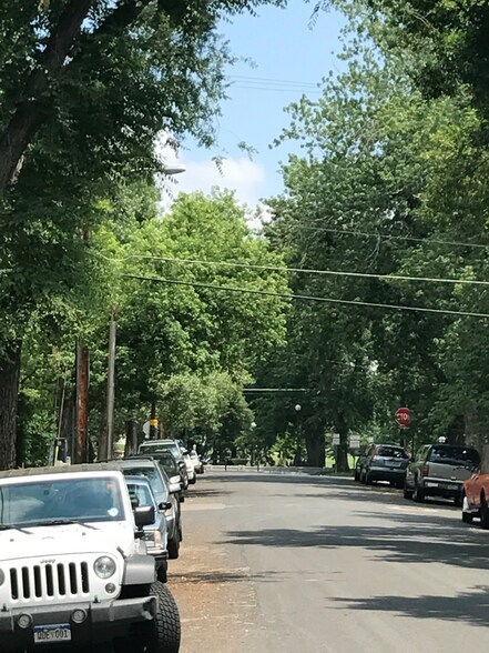 Building Photo - 1321 E 10th Ave