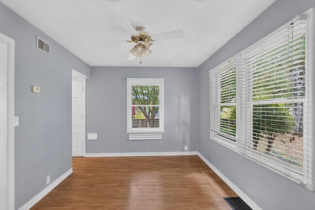 Building Photo - 2124 NE 78th Ave