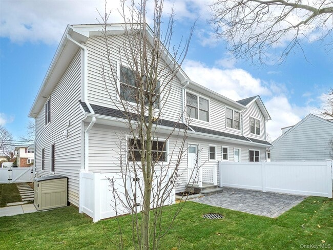 Building Photo - 35 B Dunwood Rd