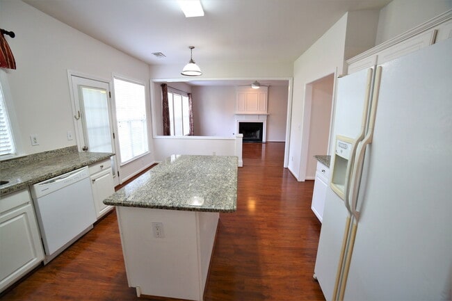 Building Photo - 8305 Grenadier Trl