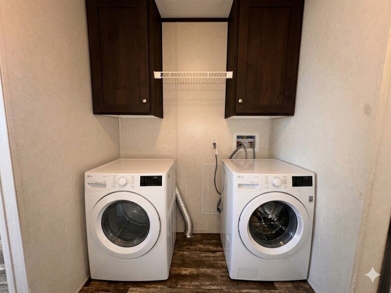 Building Photo - 24 Skeena St