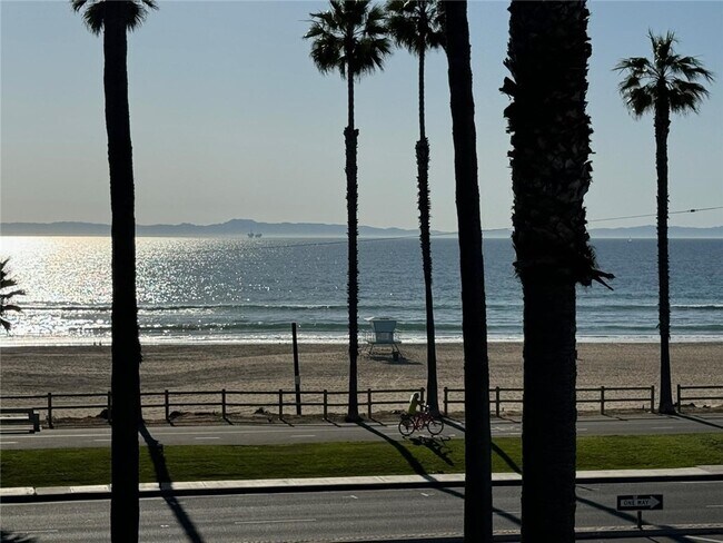 Building Photo - 1516 Pacific Coast Hwy