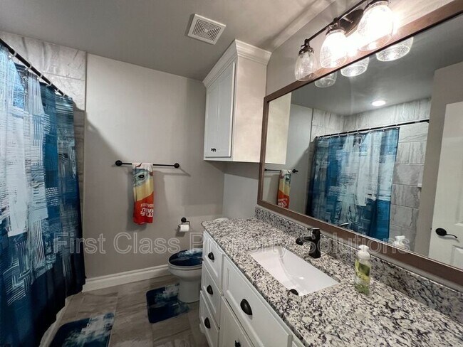 Building Photo - 3116 Drake Crest Dr