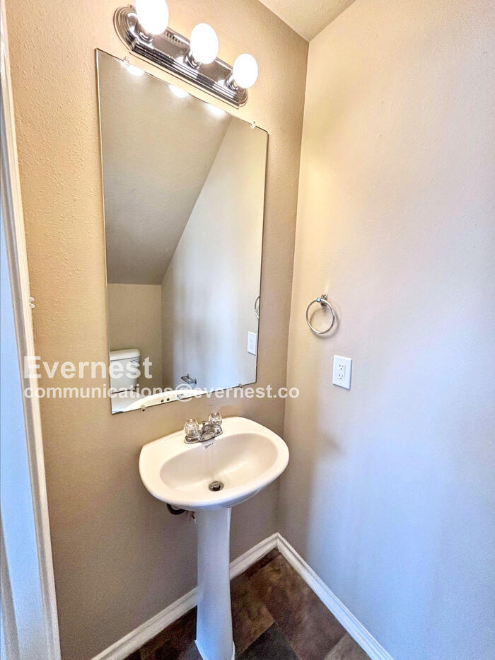 Building Photo - 14903 Sunset Bay Ct