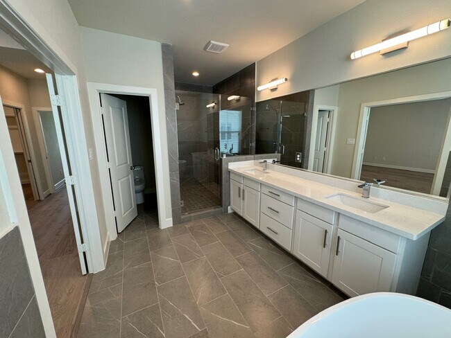 Building Photo - 3013 Hicks St