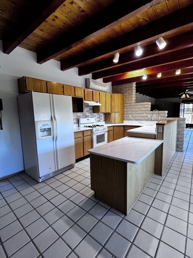 Building Photo - 5 Oriente Ct
