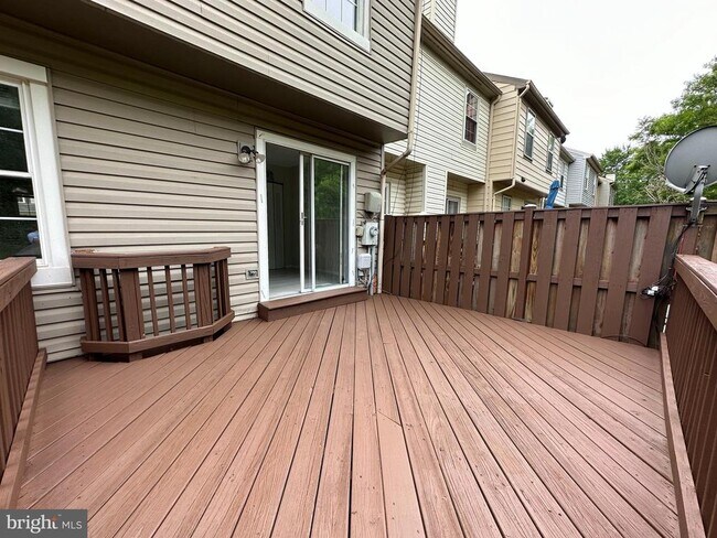 Building Photo - 7822 Brookview Ct