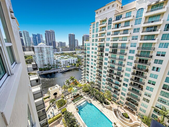 Building Photo - 610 W Las Olas Blvd