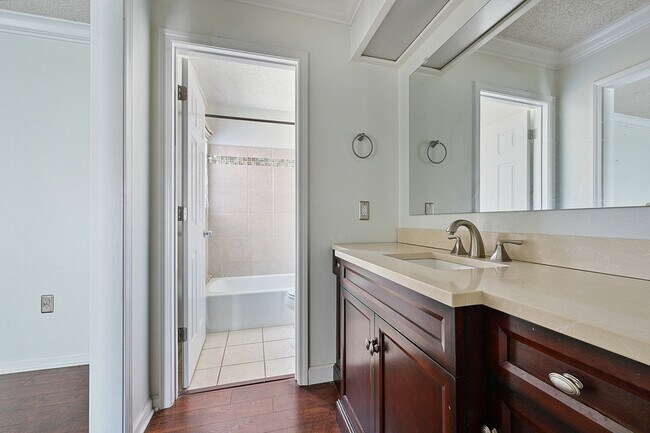 Building Photo - 10716 Misty Vale Ave