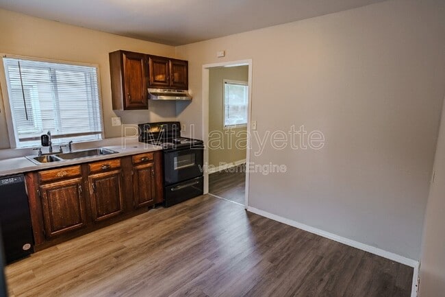 Building Photo - 409 S 15th St