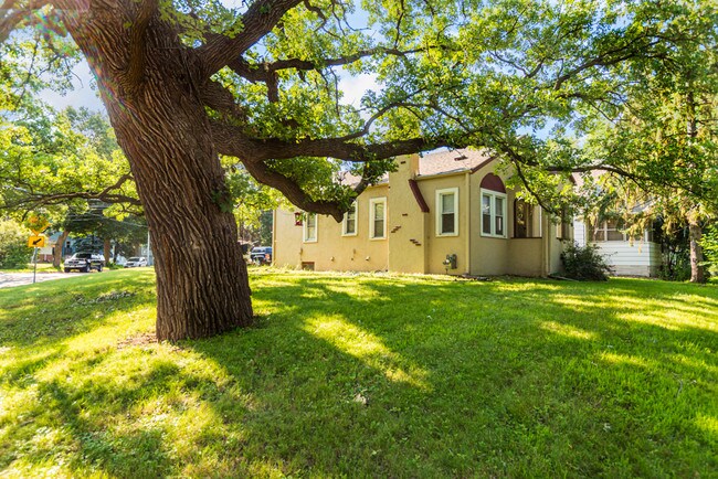 Building Photo - 700 24th Ave SE