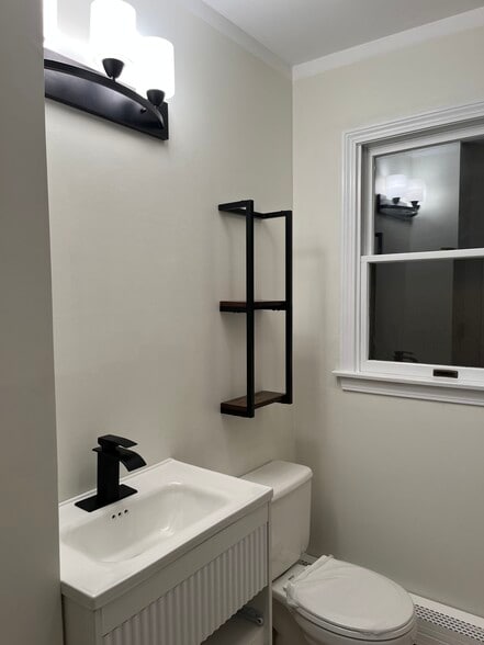 Building Photo - 105 West St