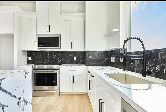 Building Photo - 2724 Rosalie St