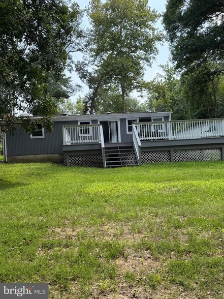 Building Photo - 9101 Wildwood St