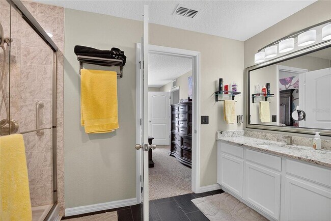 Building Photo - 2133 Geneva Dr