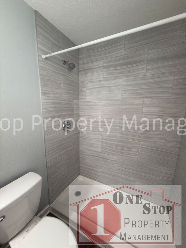 Building Photo - Warm & Inviting 3 Bed 2 Bath Home in Kansas City, MO!!!