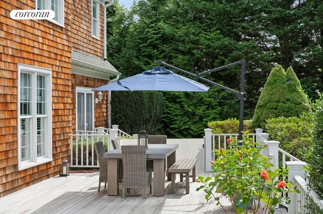 Building Photo - 270 Montauk Hwy