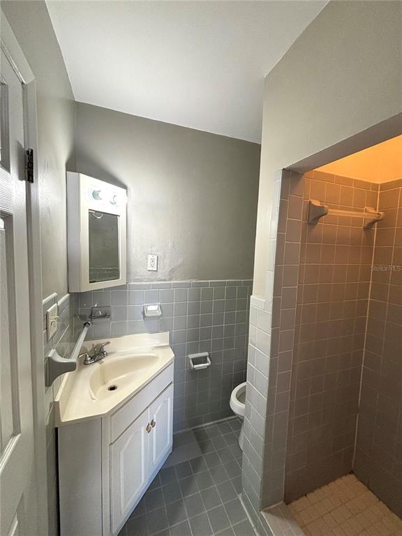 Building Photo - 729 SE 40th Ave