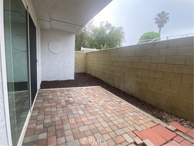 Building Photo - 404 N Broadway