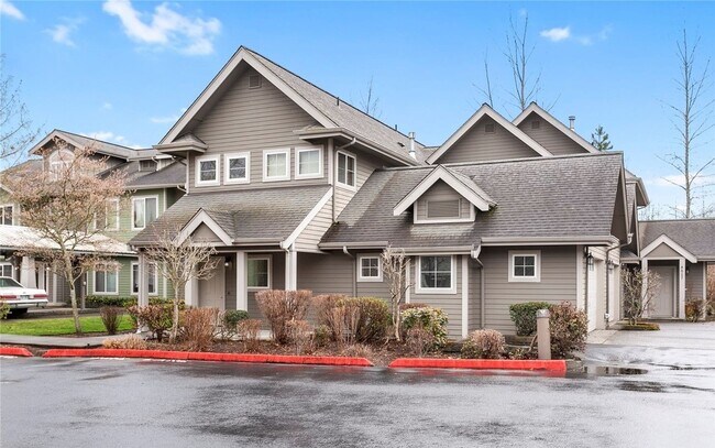 Building Photo - Spacious 3-Bedroom Condo/Townhome in Peaceful Cordata Neighborhood