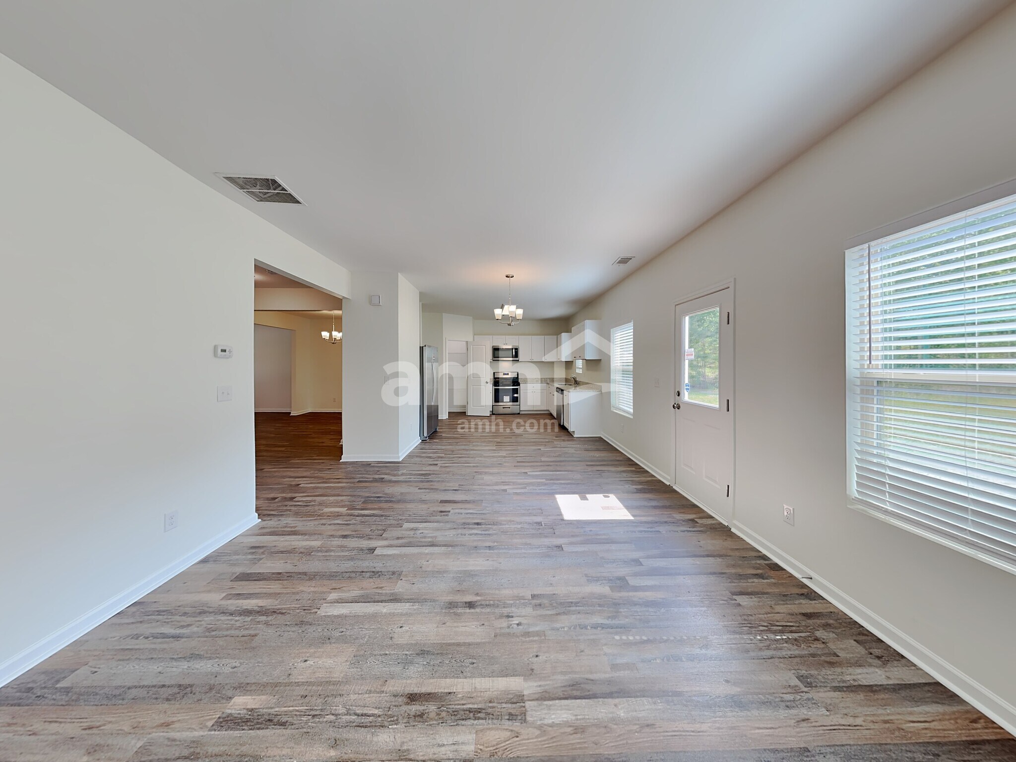 Building Photo - 290 Maxton Ave