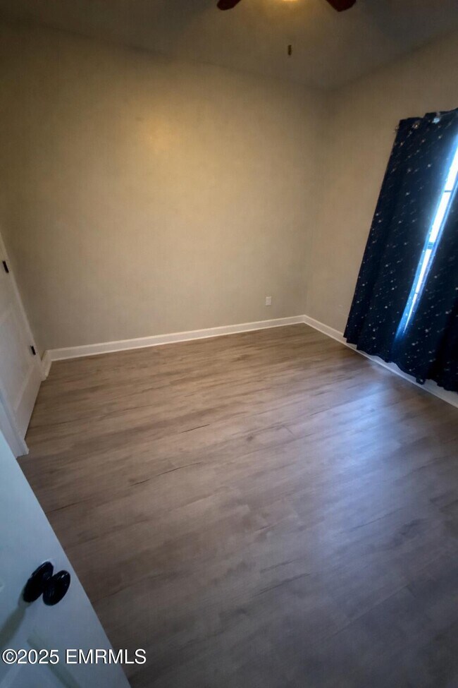 Building Photo - 11767 Maiden Rd