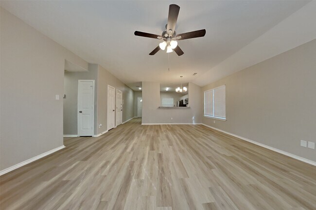 Building Photo - 26925 Carriage Manor Ln