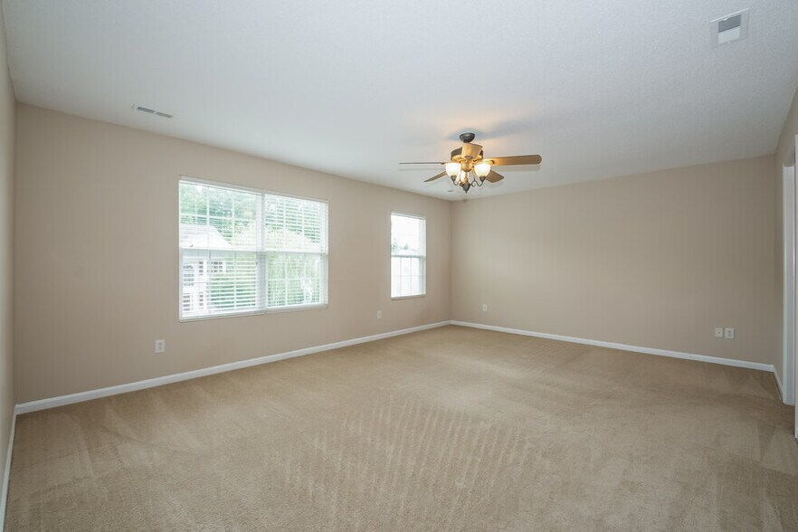 Building Photo - 1328 Marbank St
