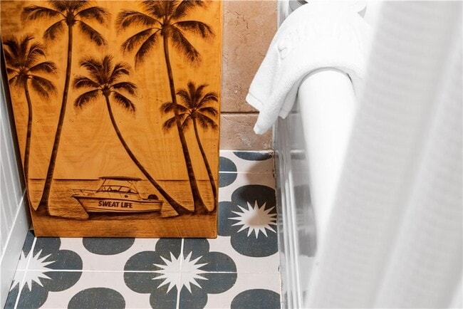 Building Photo - 720 Mollie St SE