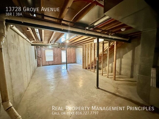 Building Photo - 13728 Grove Ave