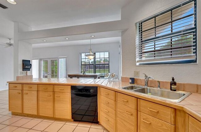 Building Photo - 23392 Mirabella Cir S