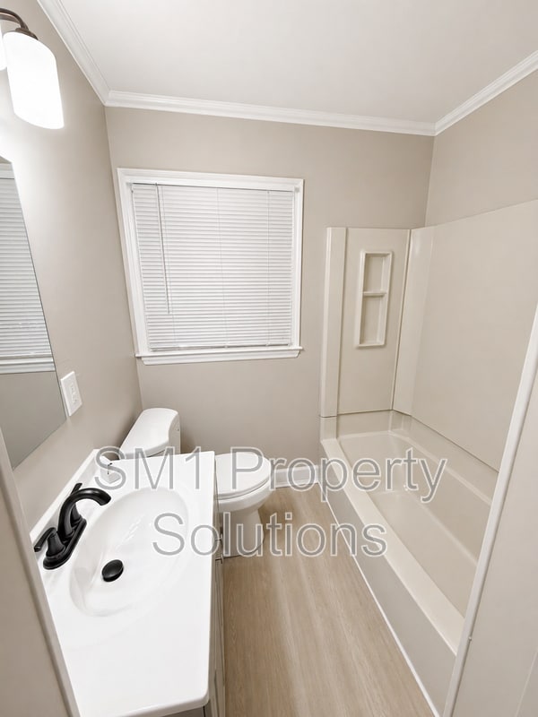 Building Photo - 1235 Elmer St