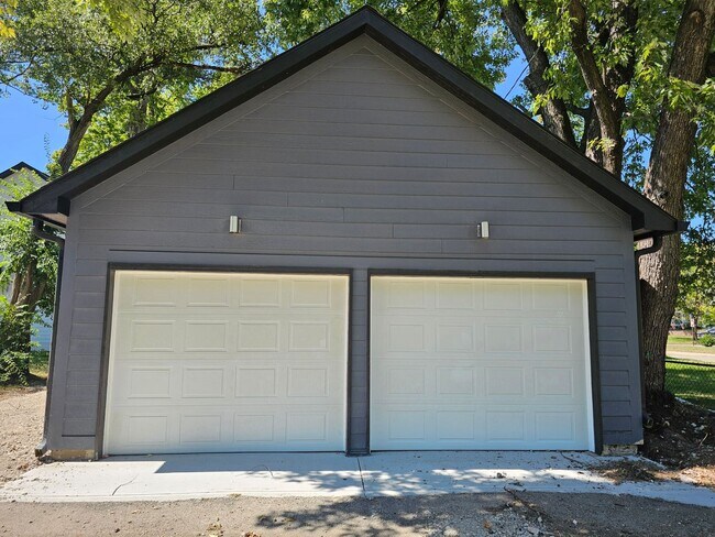 Building Photo - 2751 Guilford Ave