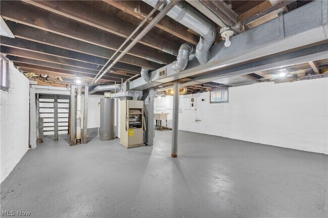 Building Photo - 3203 Ingleside Dr