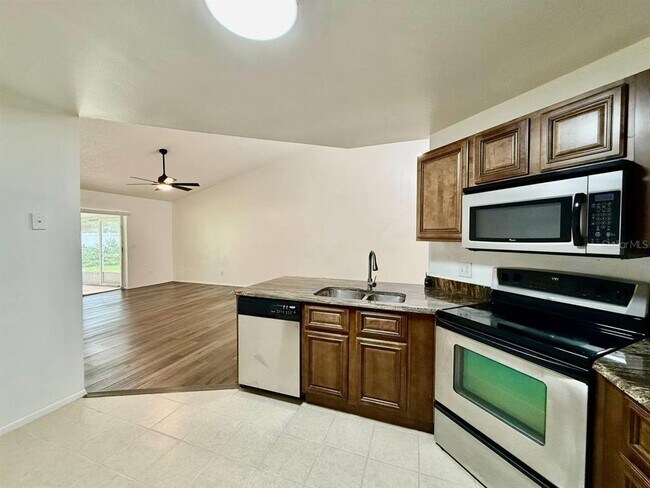 Building Photo - 1317 Coolridge Dr